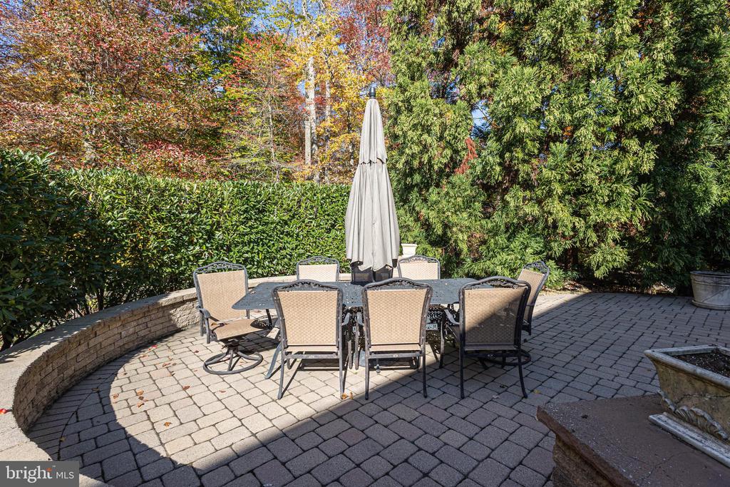 2205 BLUE STEM DRIVE
