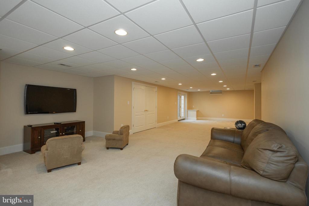 2205 BLUE STEM DRIVE