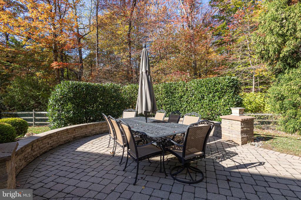 2205 BLUE STEM DRIVE