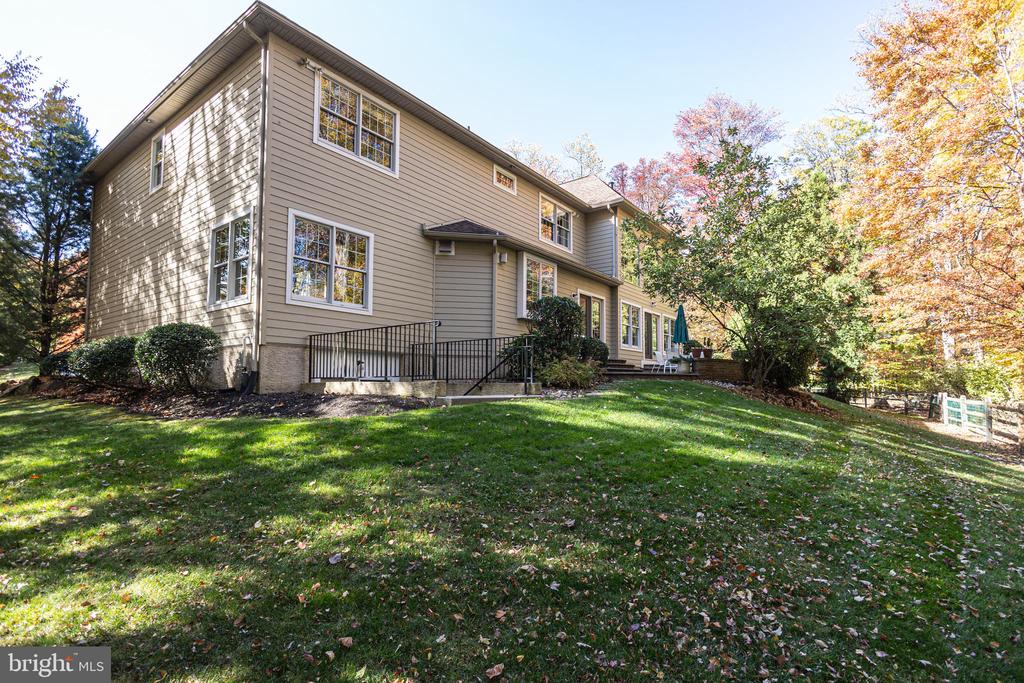 2205 BLUE STEM DRIVE