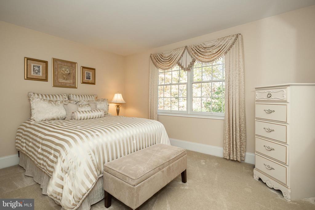 2205 BLUE STEM DRIVE