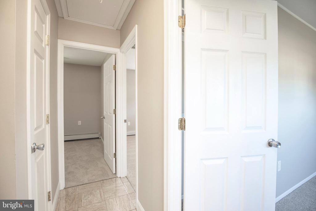 30 EMERALD LANE