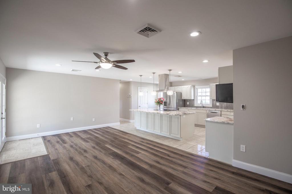 30 EMERALD LANE
