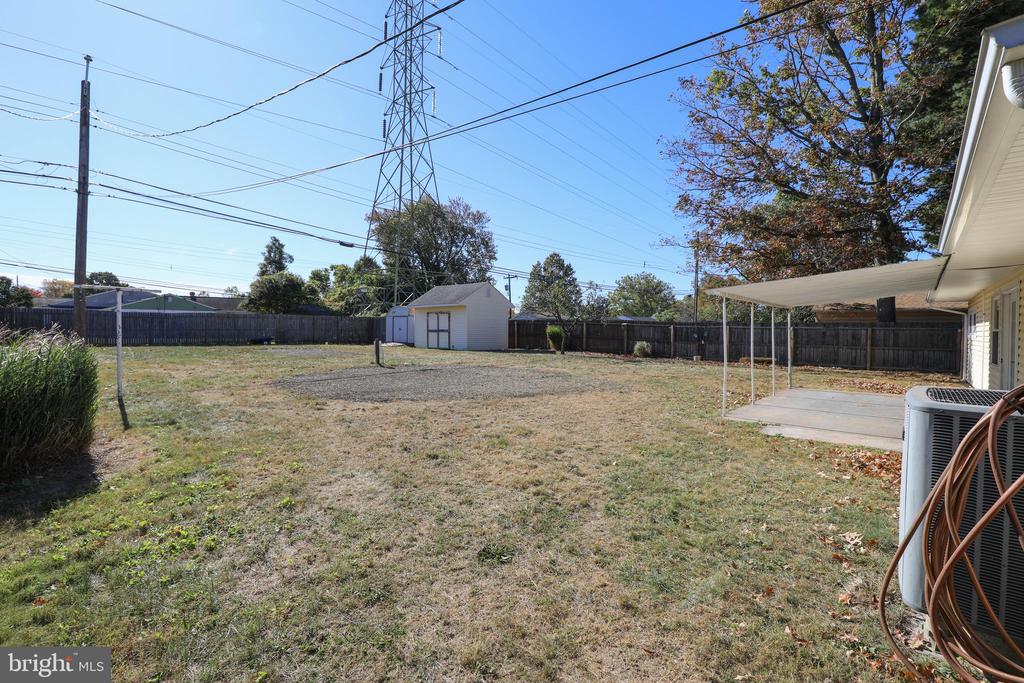 30 EMERALD LANE