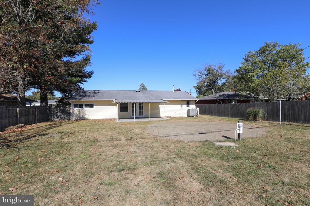 30 EMERALD LANE
