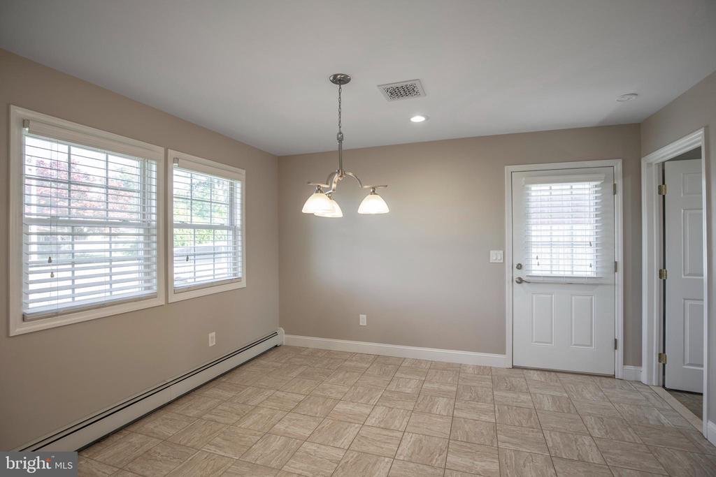 30 EMERALD LANE