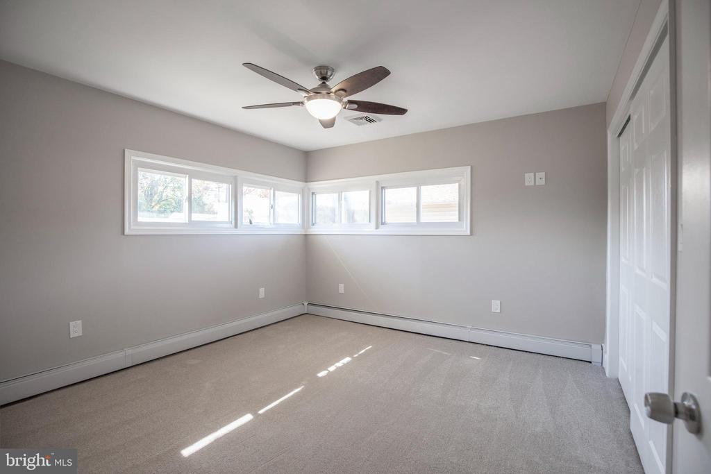 30 EMERALD LANE