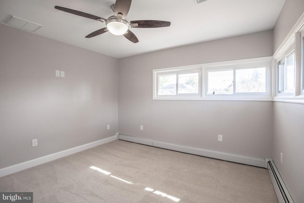 30 EMERALD LANE