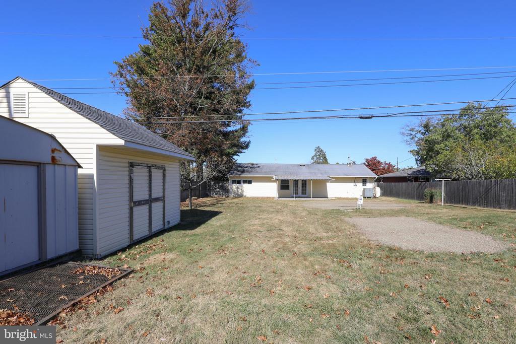 30 EMERALD LANE