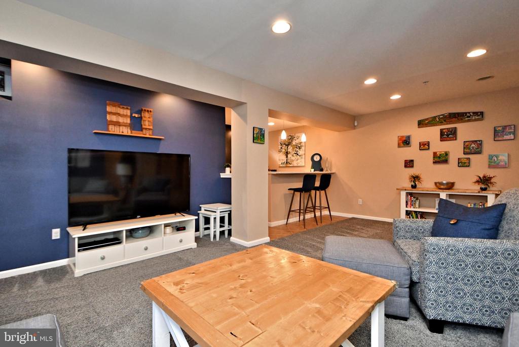 1822 ADAMS WAY
