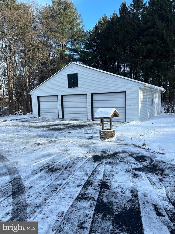 3671 SPRUCE HILL ROAD