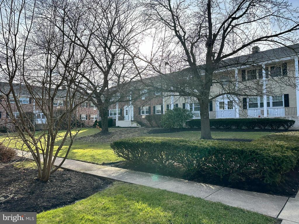 403 S MAIN STREET D100