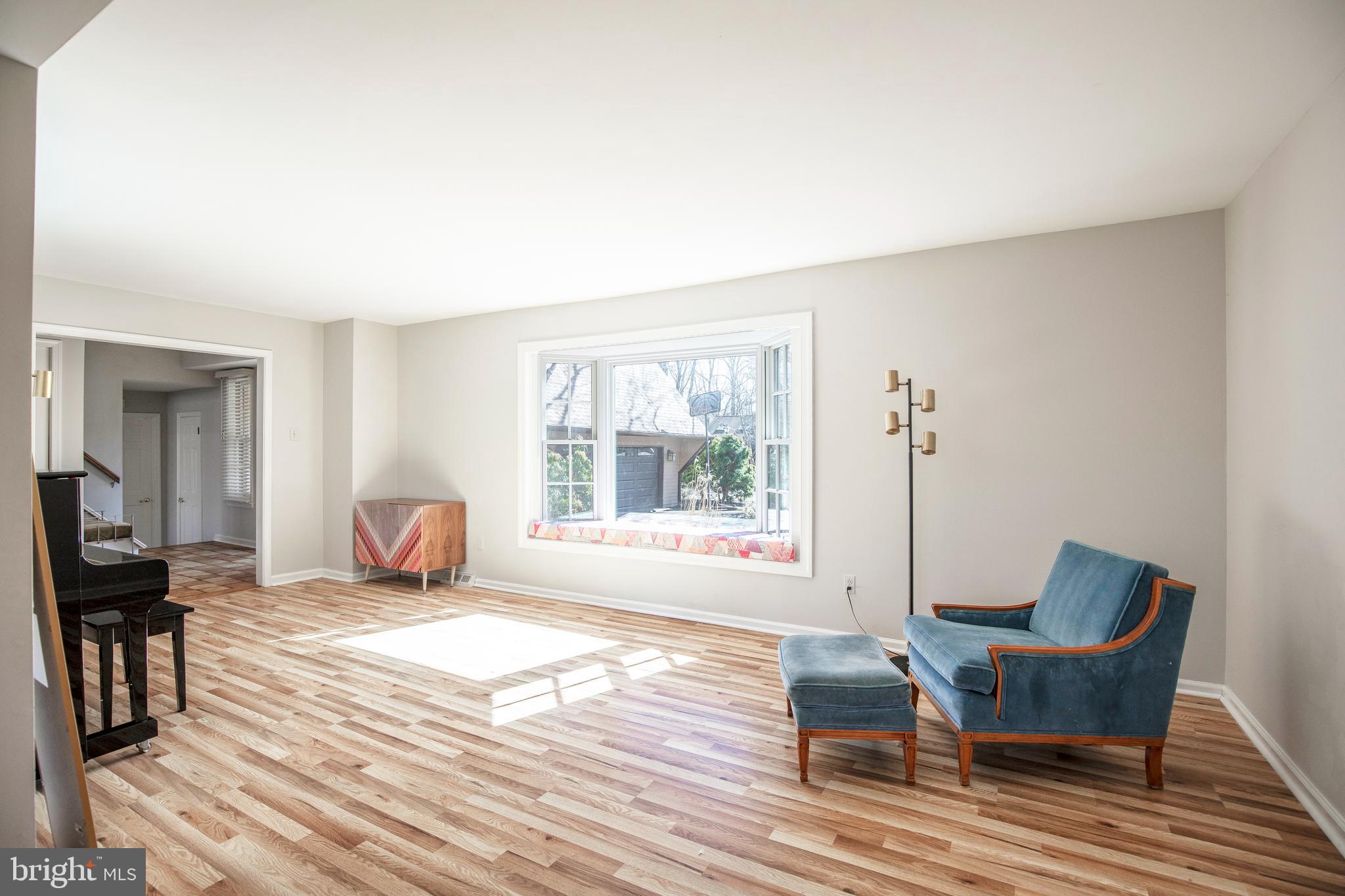 261 N TAMENEND AVENUE