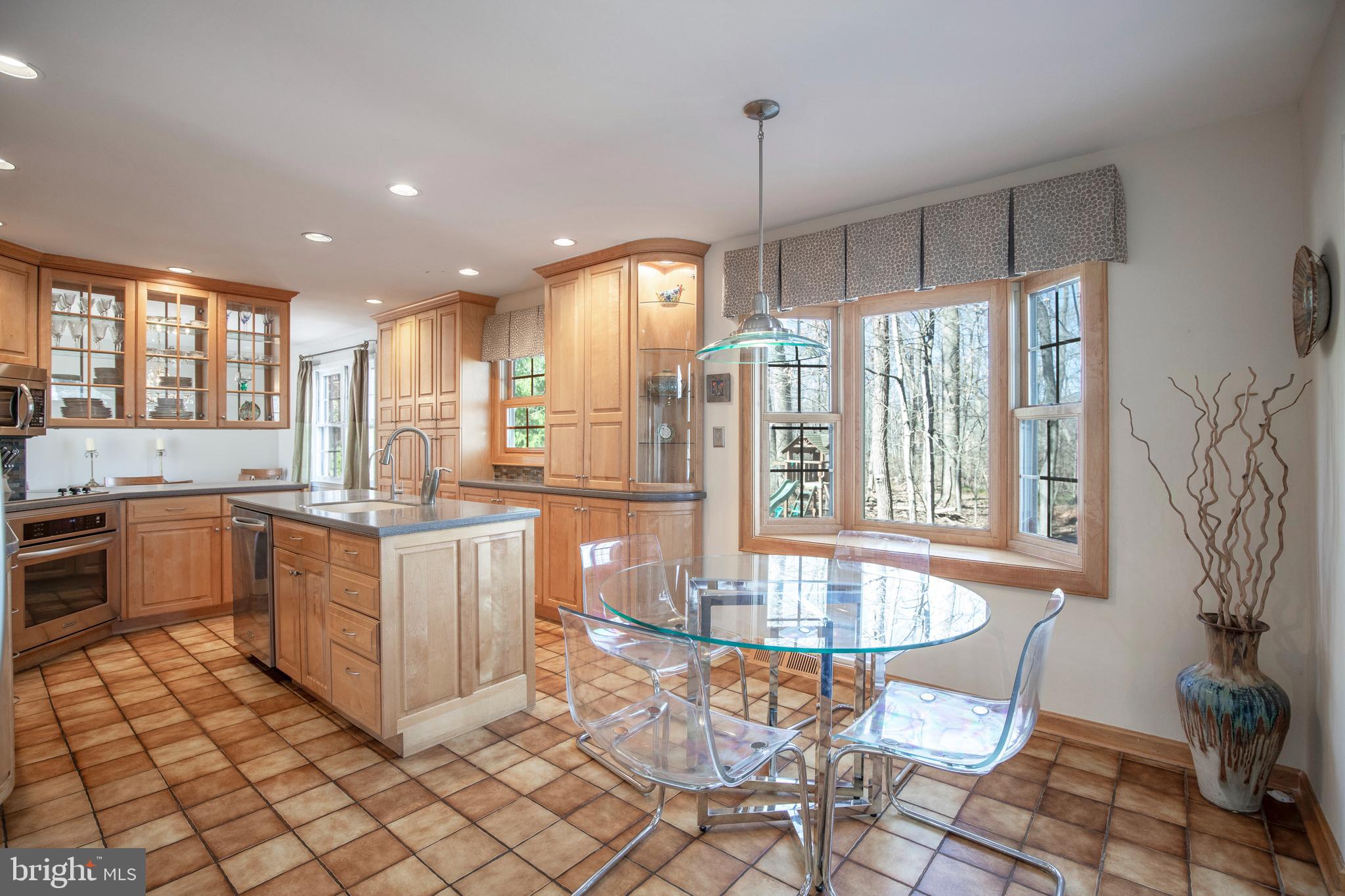 261 N TAMENEND AVENUE