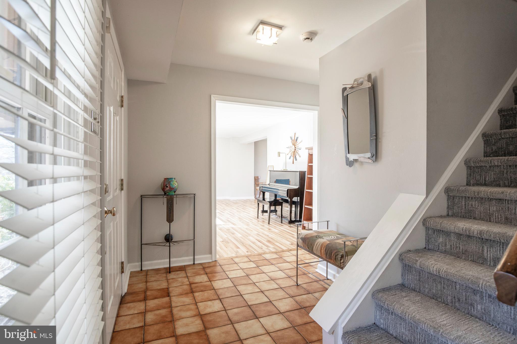 261 N TAMENEND AVENUE