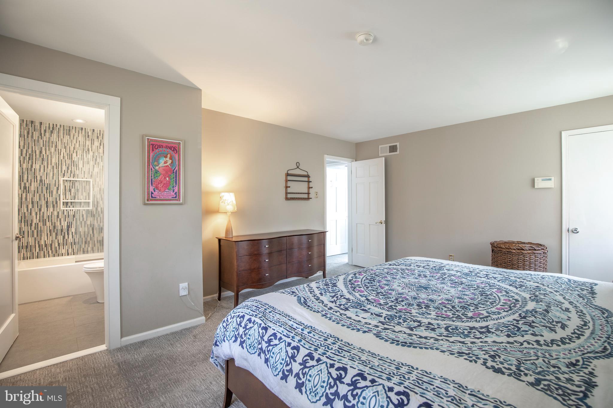 261 N TAMENEND AVENUE