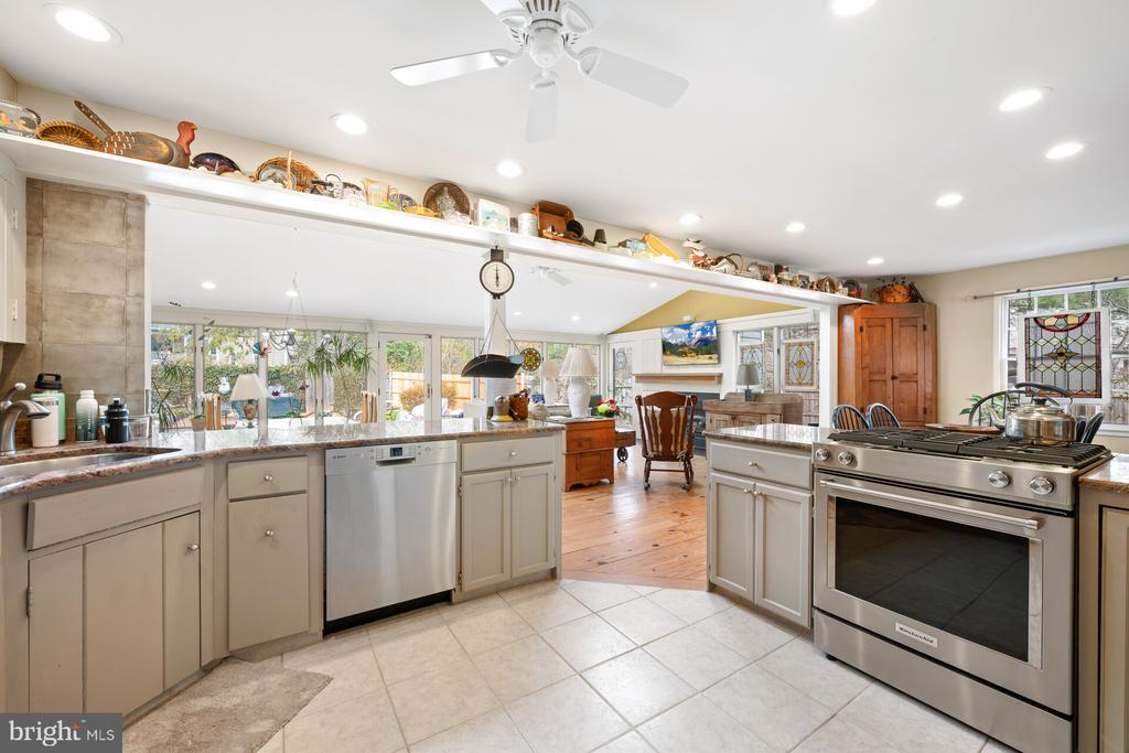 305 LINDEN AVENUE
