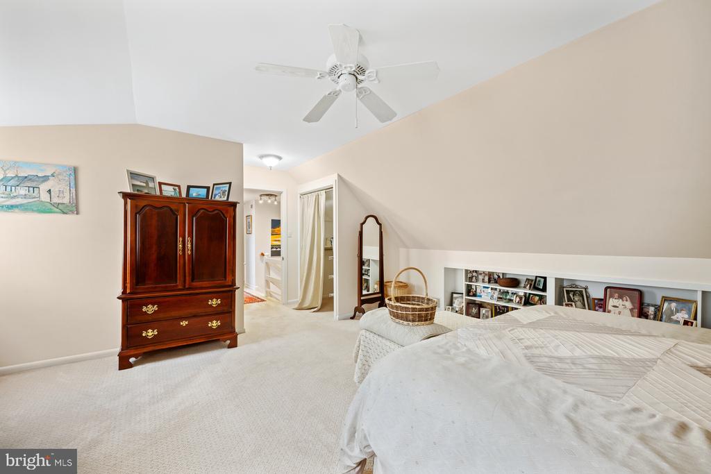 305 LINDEN AVENUE
