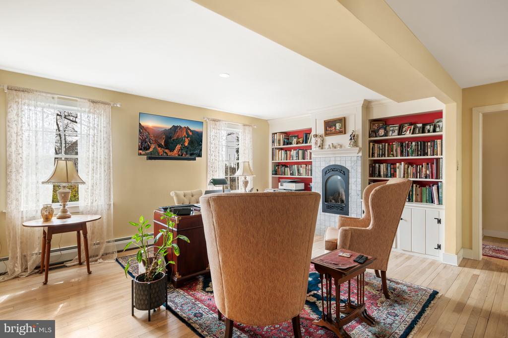 305 LINDEN AVENUE