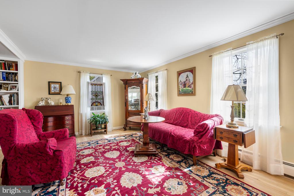 305 LINDEN AVENUE
