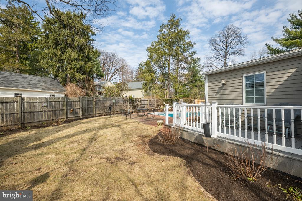 305 LINDEN AVENUE
