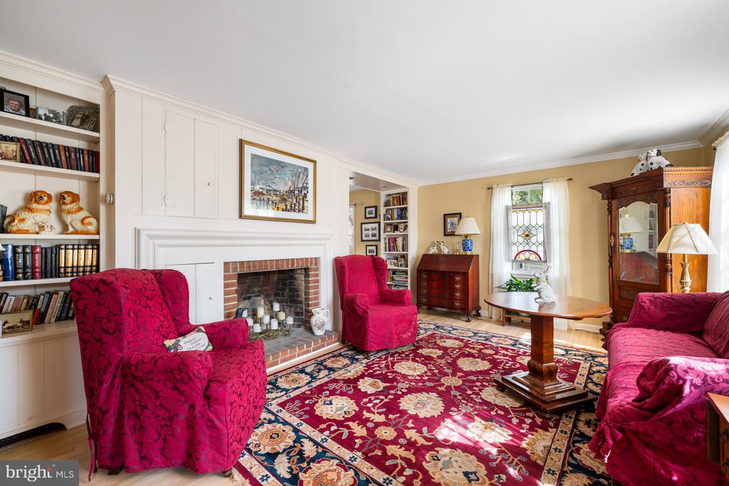 305 LINDEN AVENUE