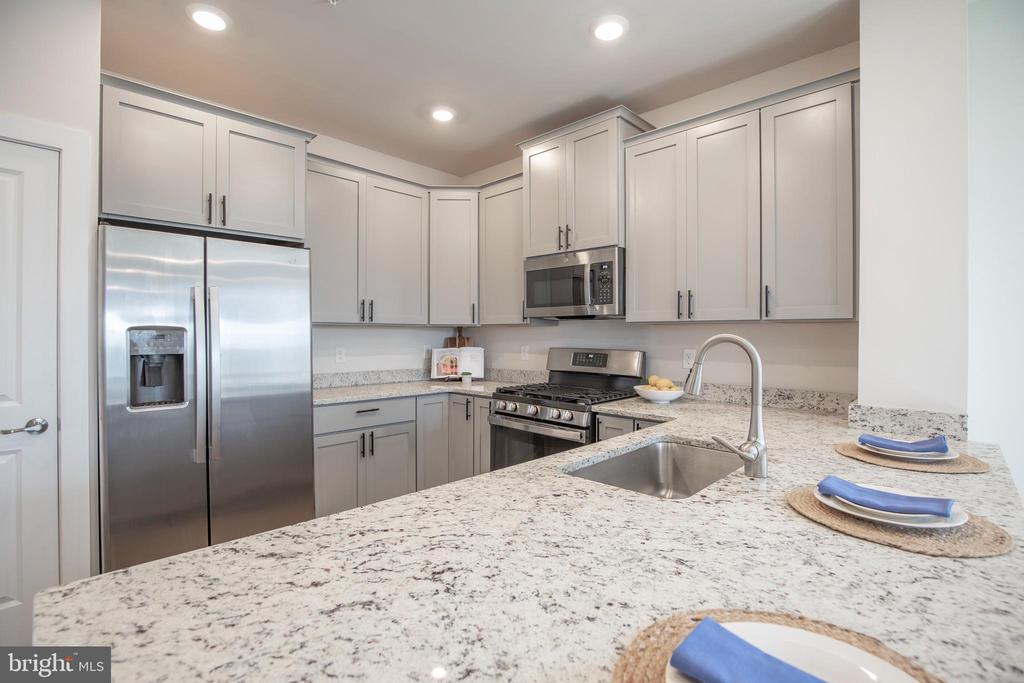 135 ANNAPOLIS STREET B
