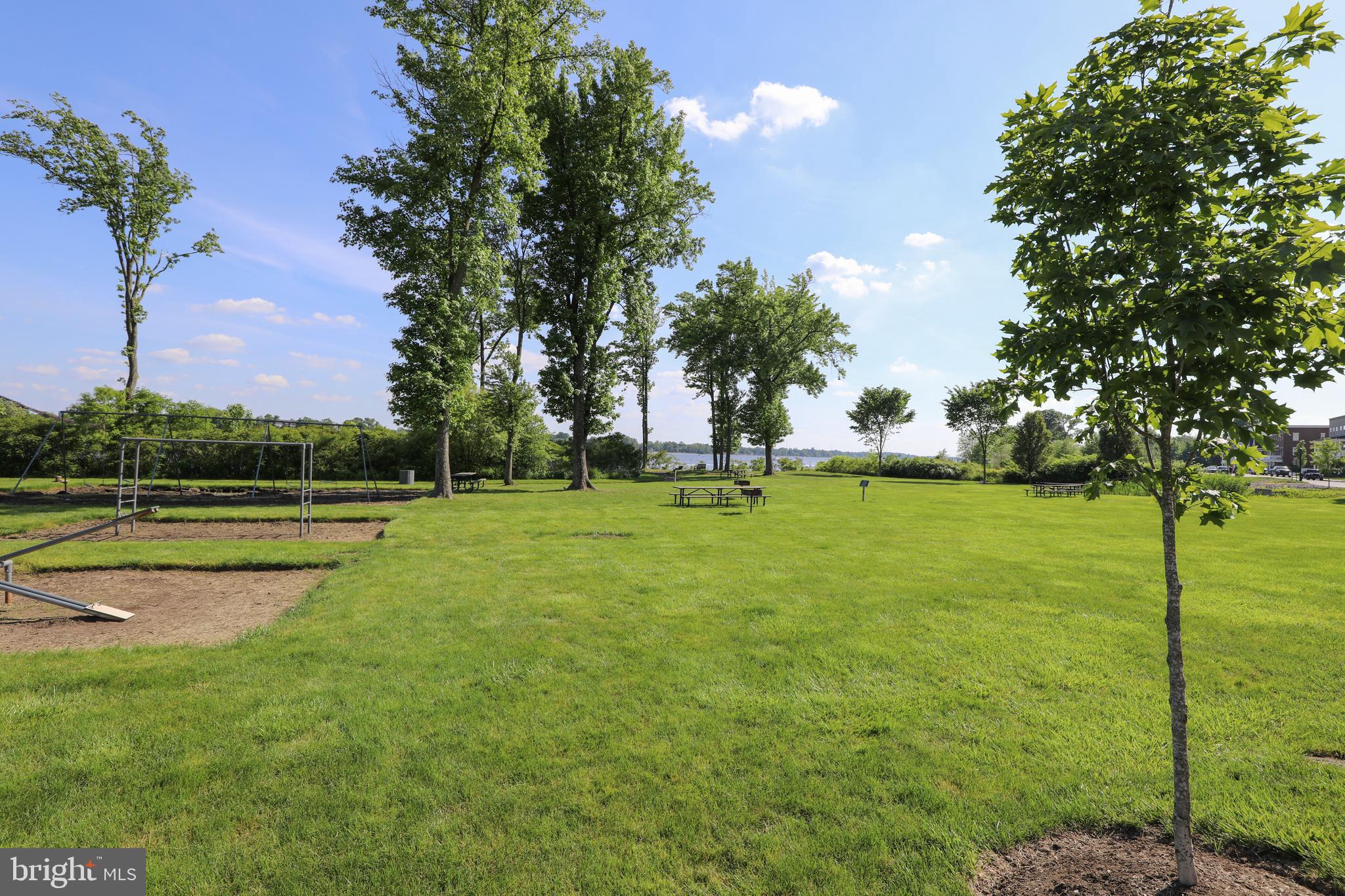 135 ANNAPOLIS STREET B