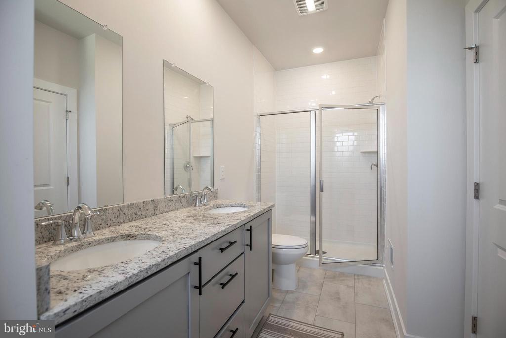 135 ANNAPOLIS STREET B