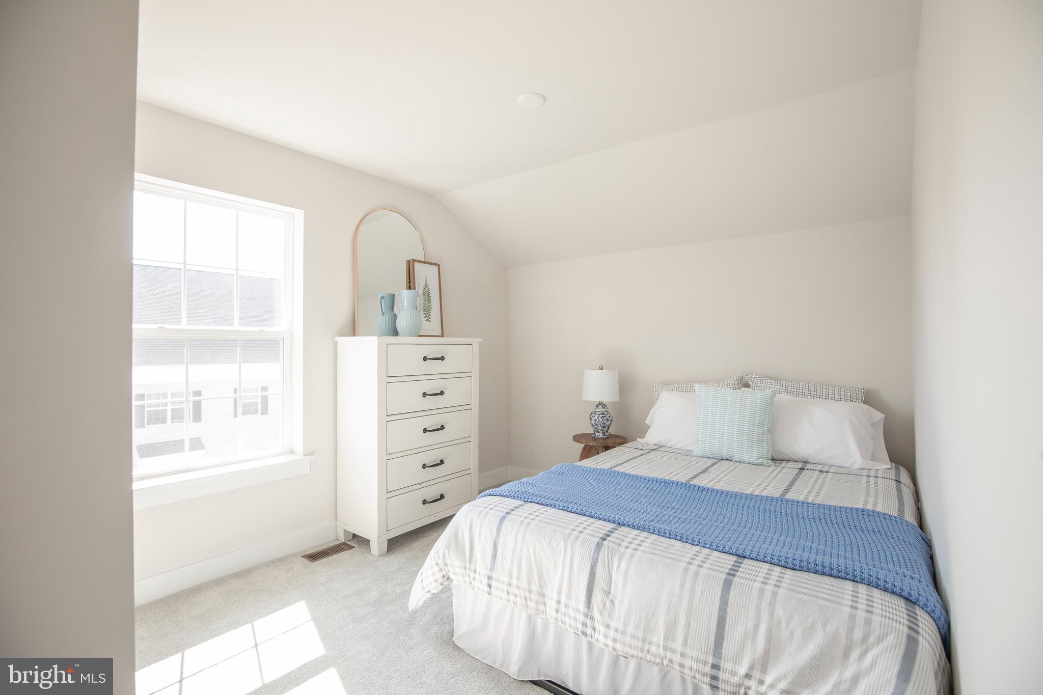 135 ANNAPOLIS STREET B