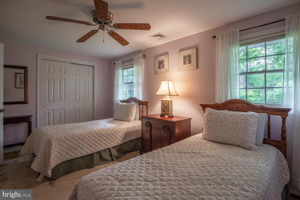 128 CHERRY LANE