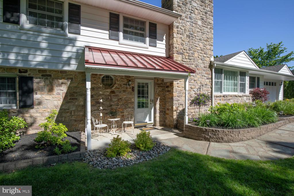 128 CHERRY LANE