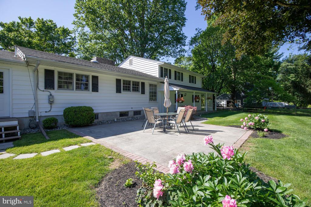 128 CHERRY LANE
