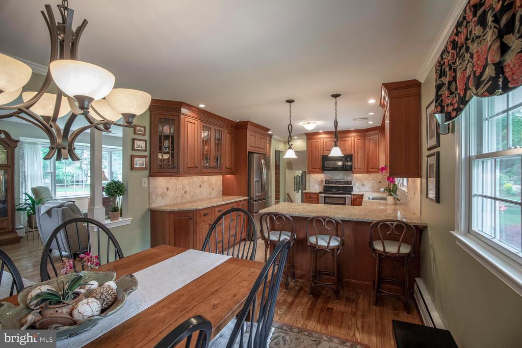 128 CHERRY LANE