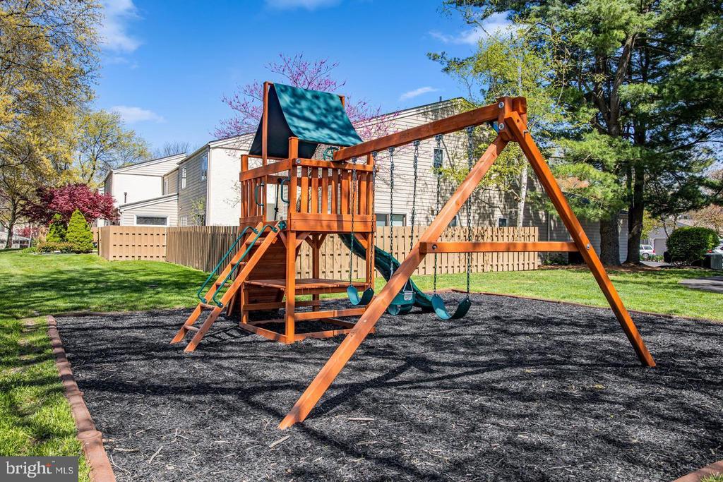 221 HASTINGS COURT