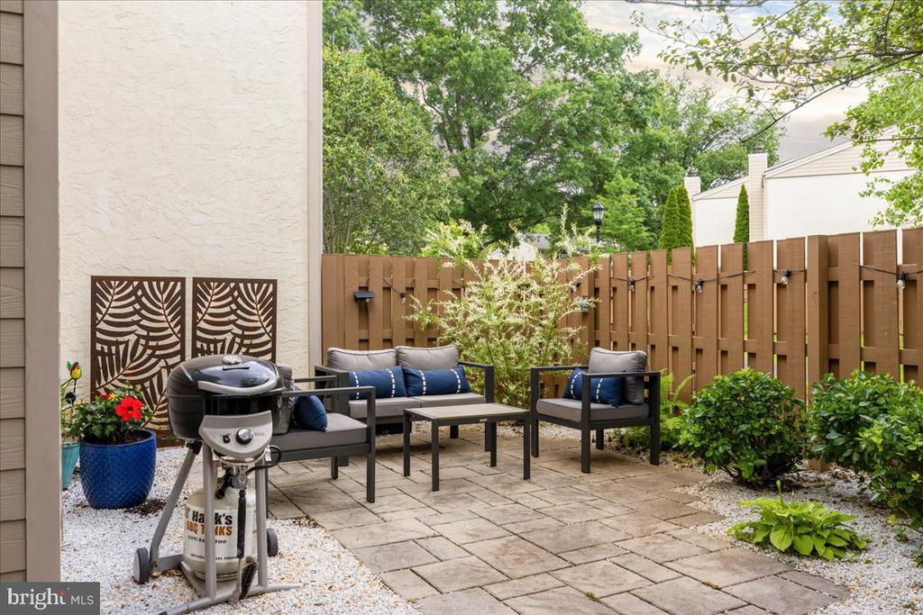 221 HASTINGS COURT