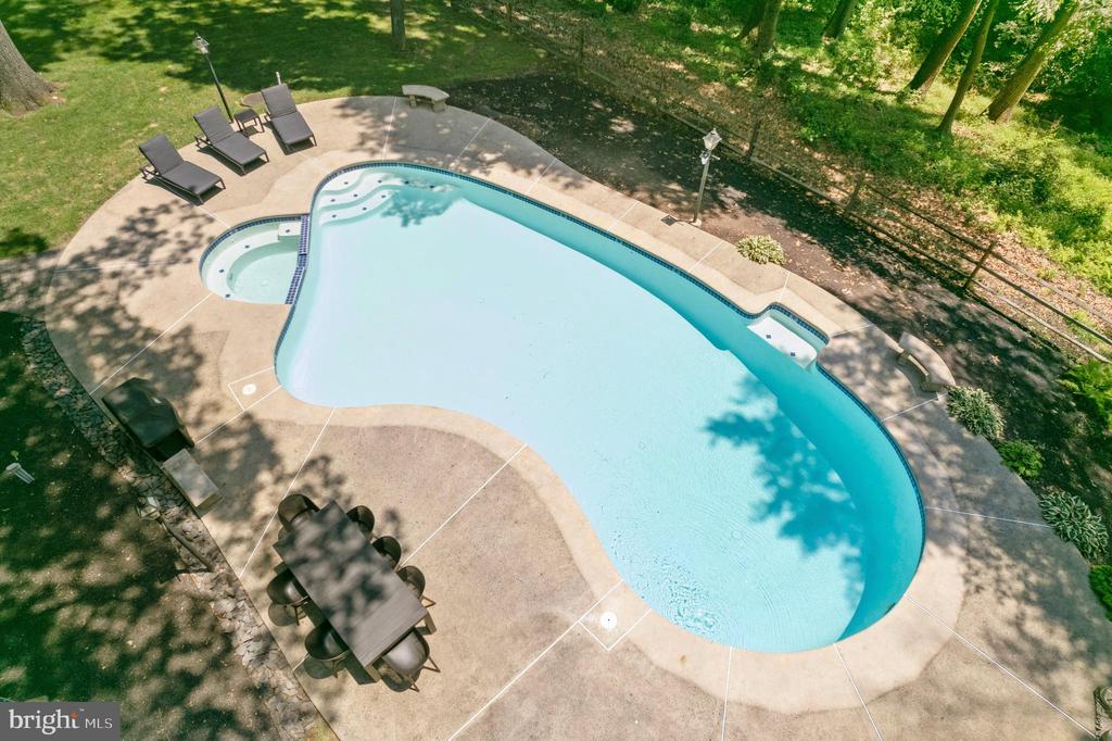 5653 PRIVATE DRIVE