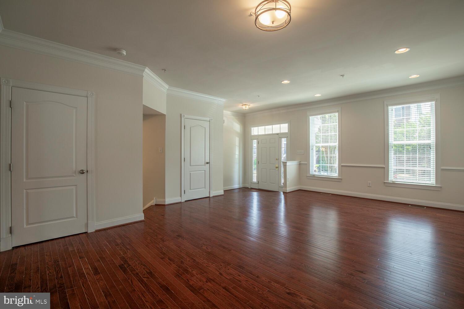 3048 E DORCHESTER STREET 85