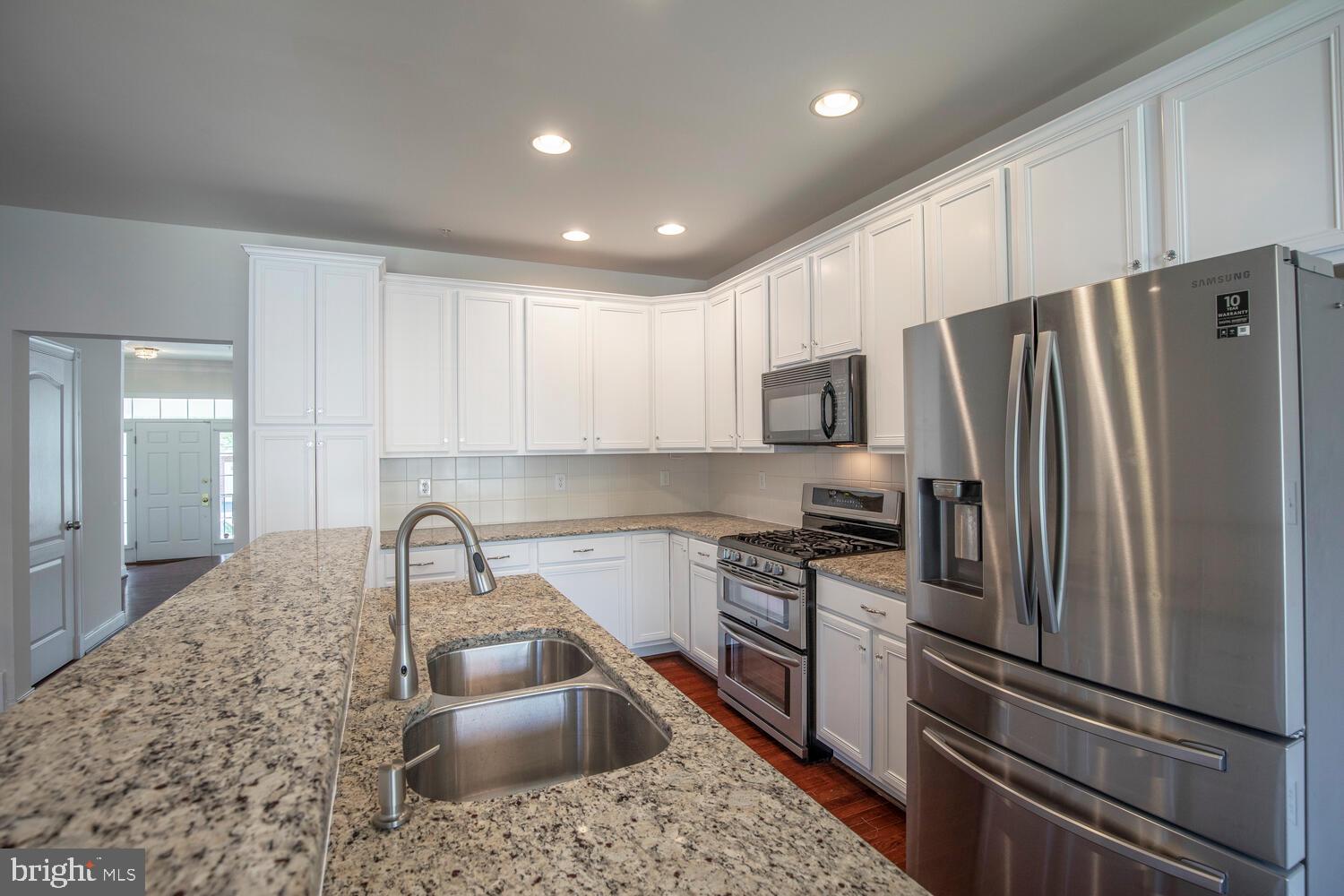 3048 E DORCHESTER STREET 85