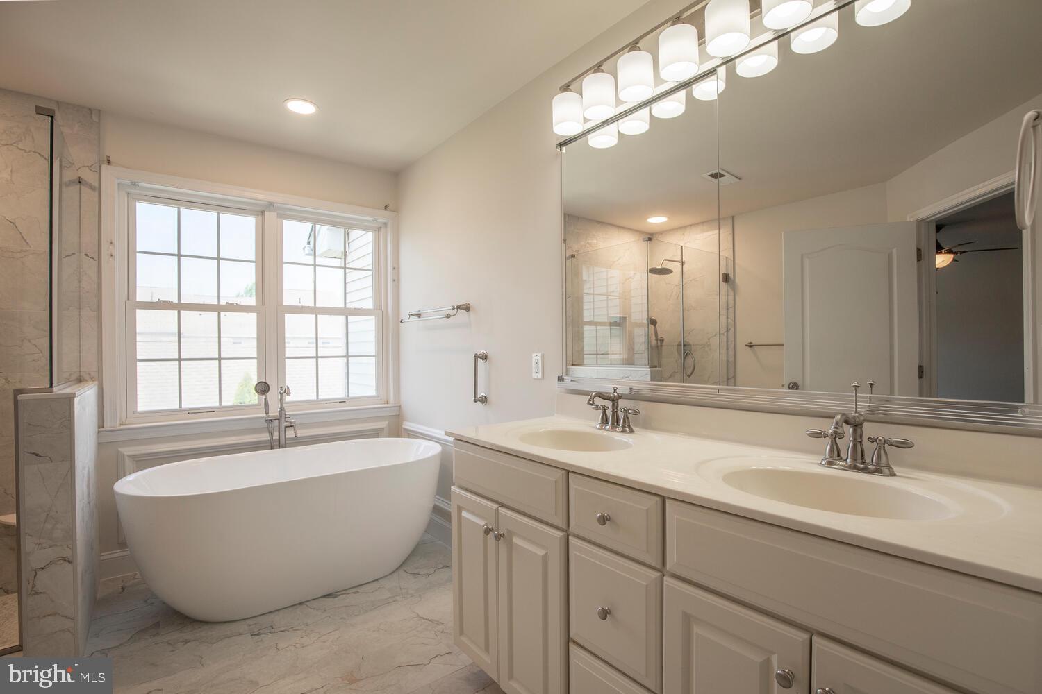 3048 E DORCHESTER STREET 85