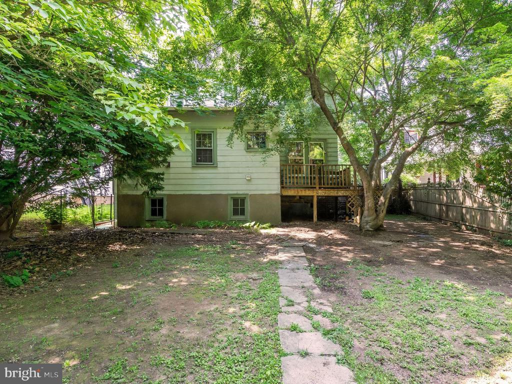 110 E ASHLAND STREET