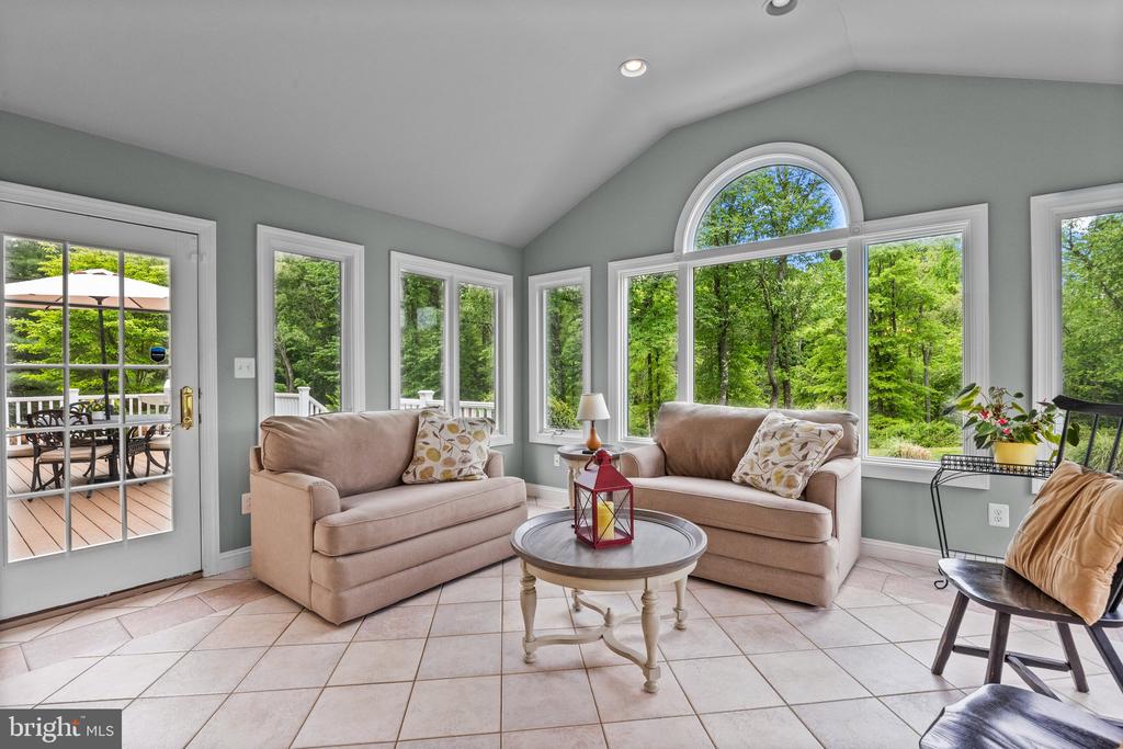 42 WOODSIDE LANE