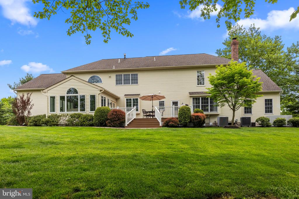 42 WOODSIDE LANE