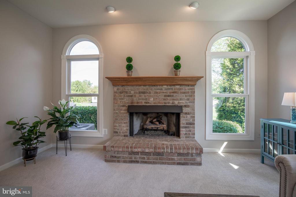 4099 PIERCE LANE