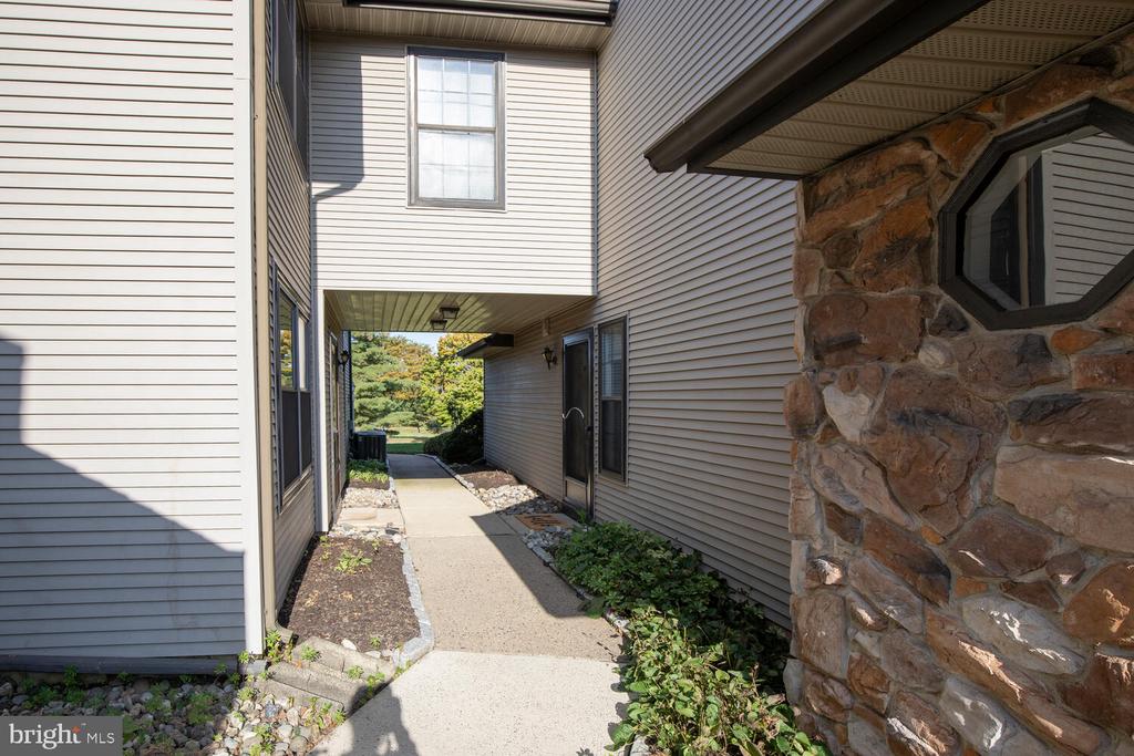 223 SASSAFRAS COURT