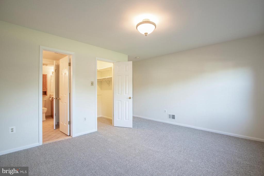 223 SASSAFRAS COURT