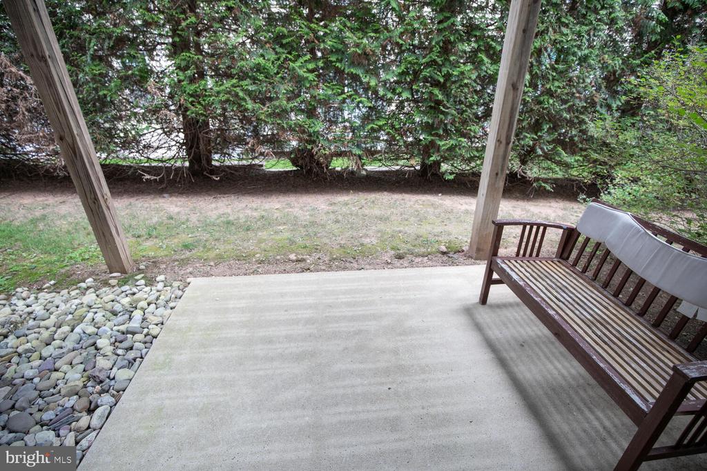 425 ELM CIRCLE