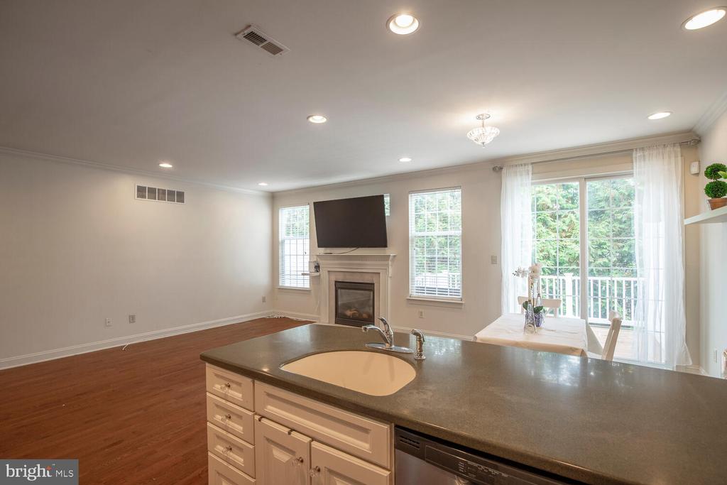 425 ELM CIRCLE