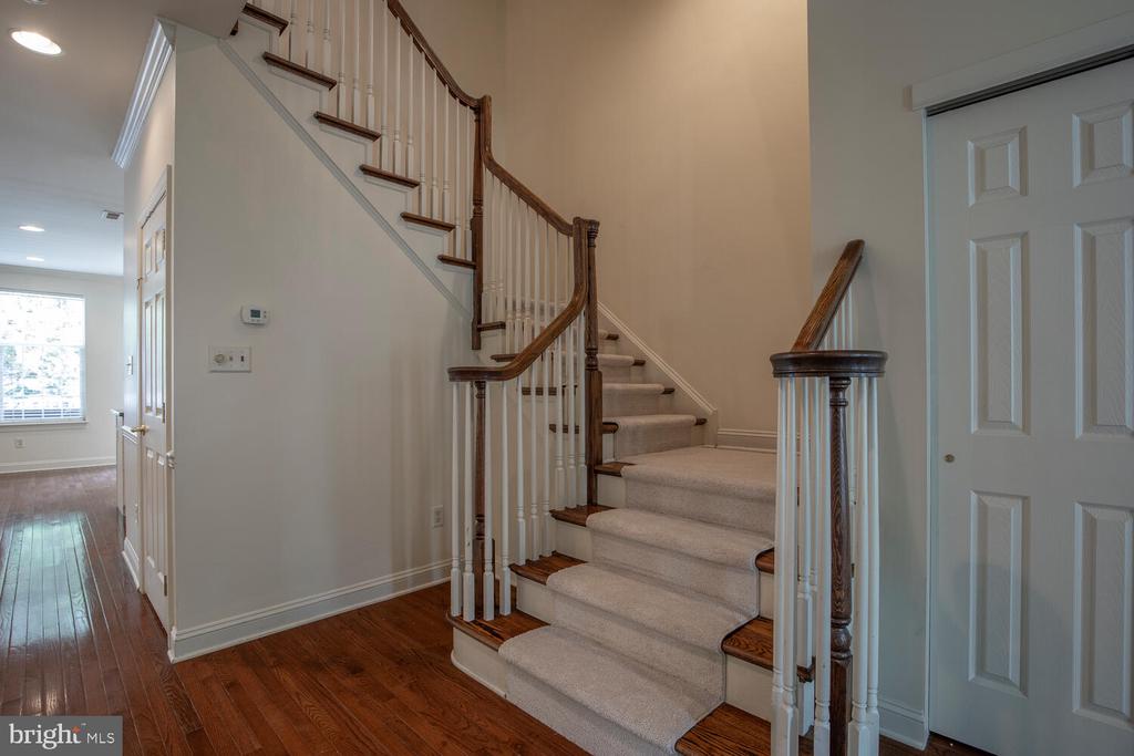 425 ELM CIRCLE