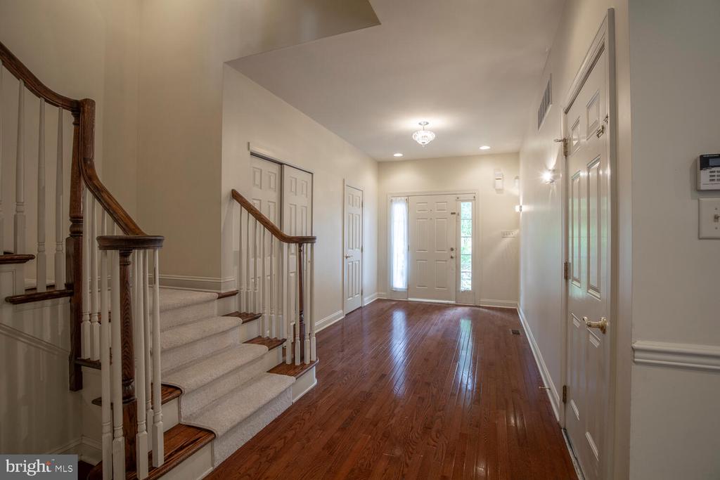 425 ELM CIRCLE